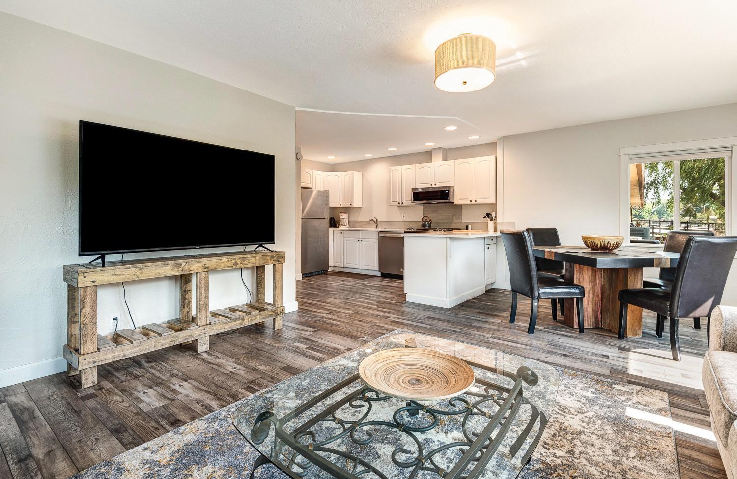 Bend Riverside Condos Near Downtown Бенд Стая снимка
